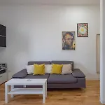 I Host Apartment - Ferrante Aporti 24
